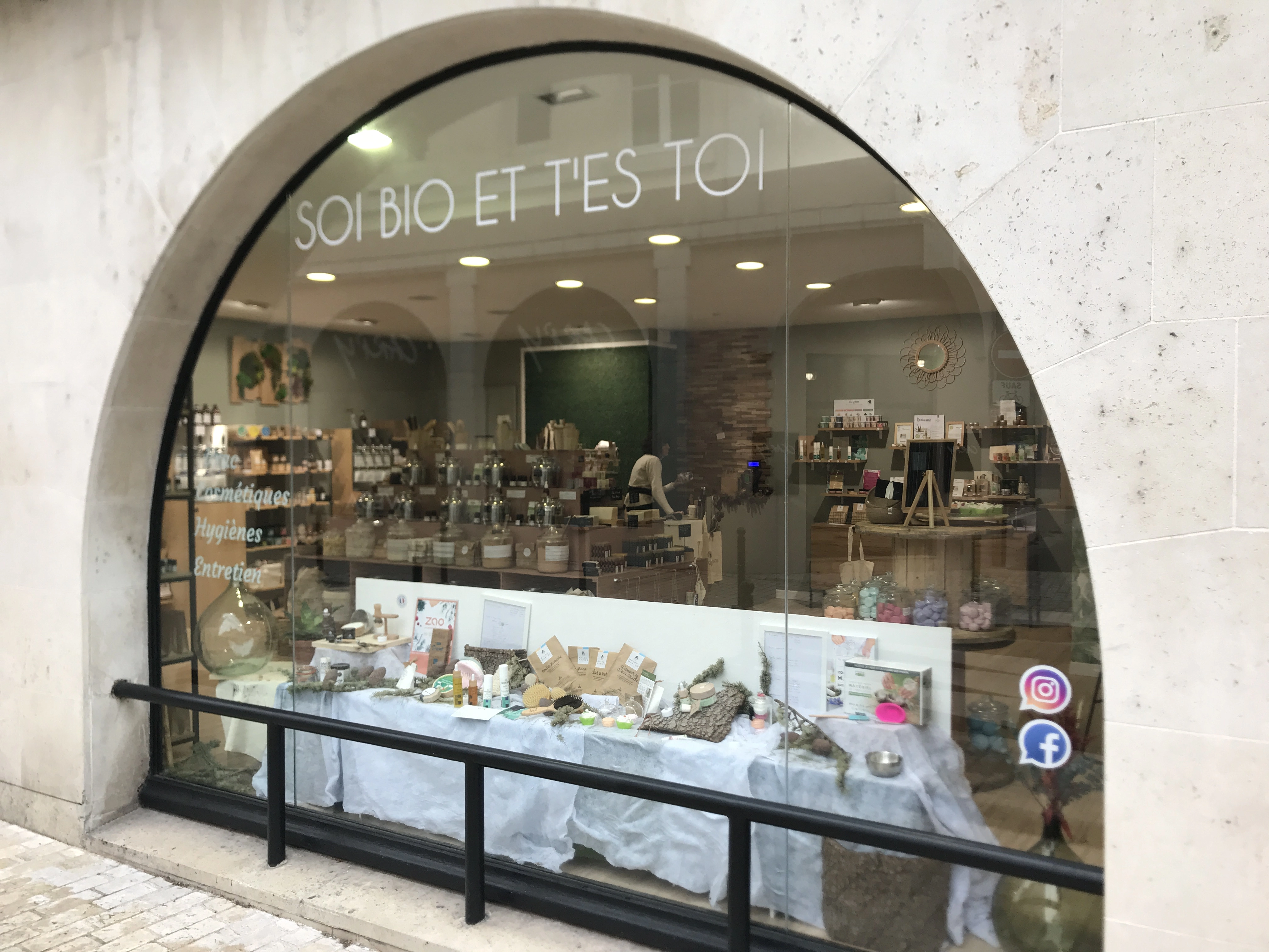 Arthur Loyd installe Soi Bio & T'es Toi en location pure en plein centre-ville d'Orléans
